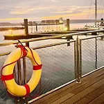 Ferienhaus Floating Nr 1 Laboe