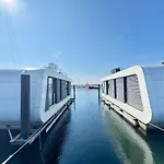 Floating Nr 1 *