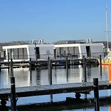 Floating Nr 1 Laboe