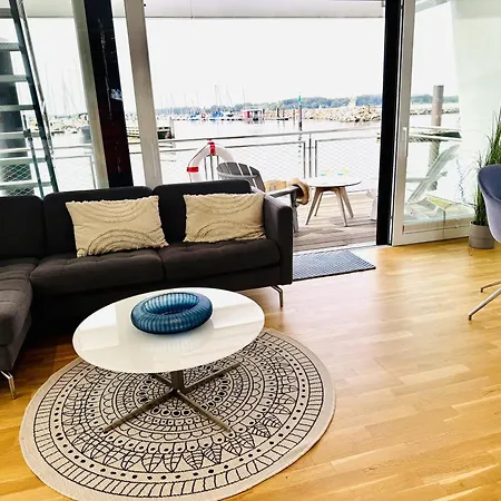 Holiday home Floating Nr 1 Laboe