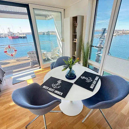Holiday home Floating Nr 1 Laboe