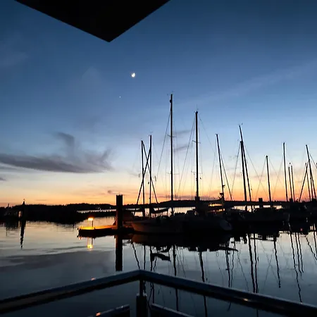 Floating Nr 1 Сasa de vacaciones Laboe