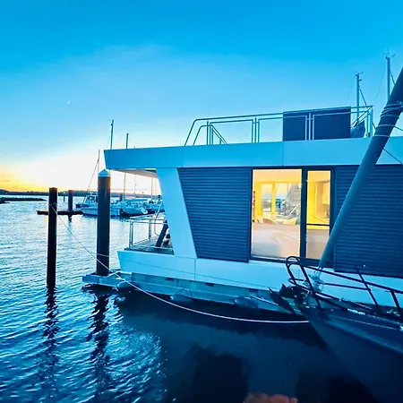 Floating Nr 1 Holiday home Laboe
