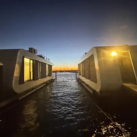 Floating Nr 1 Дом отдыха