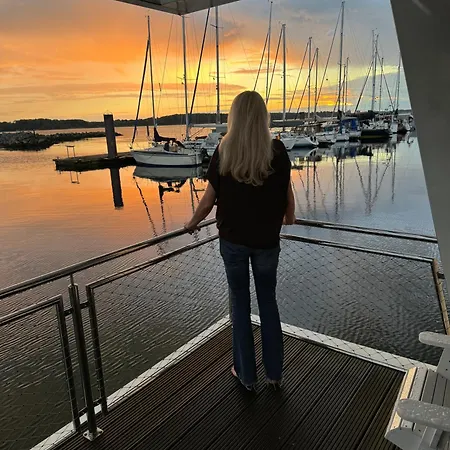 Prázdninový dům Floating Nr 1