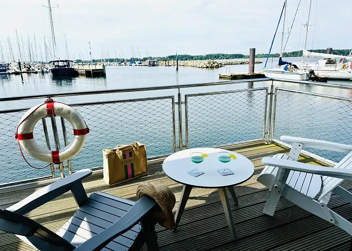 Floating Nr 1 * Laboe